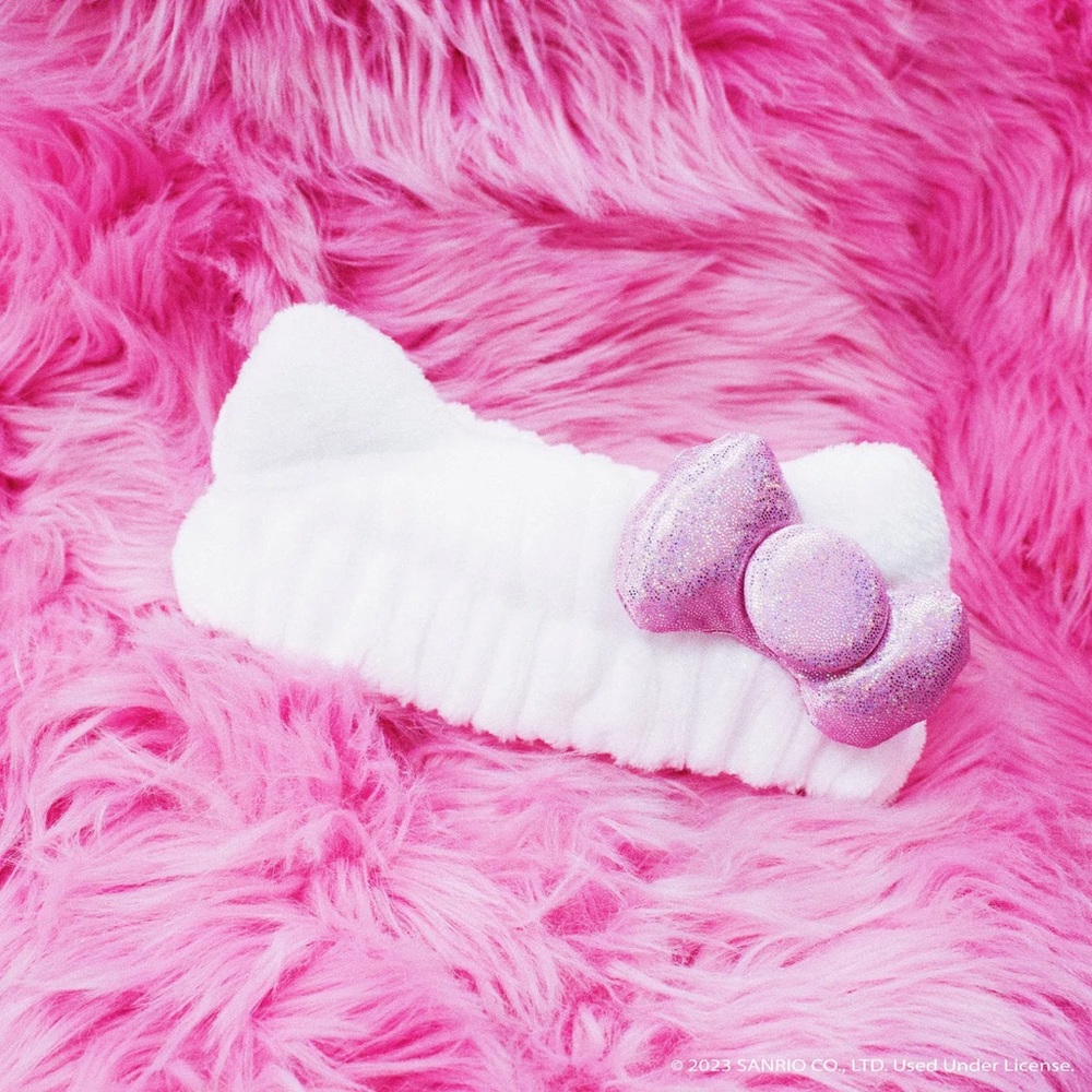 The Crème Shop x Sanrio
Hello Kitty Y2K Bling Bling Plush Spa Headband